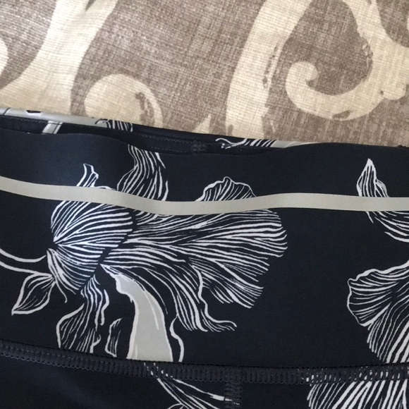 Small athleta tights cute - Picture 2 of 4